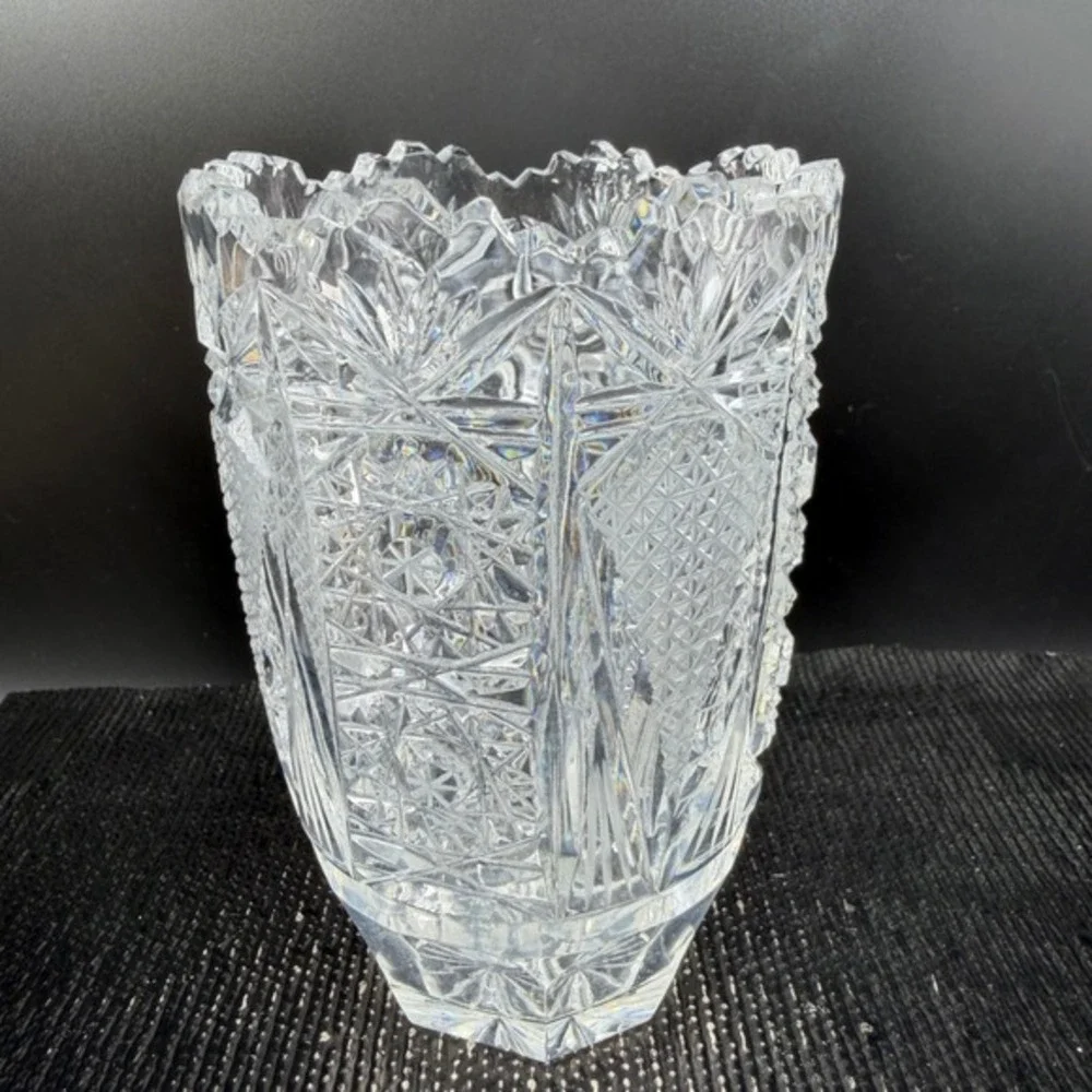 Vintage Cut Crystal Vase 5 Inch Sawtooth Rim Starburst Diamond Pattern Clear‎